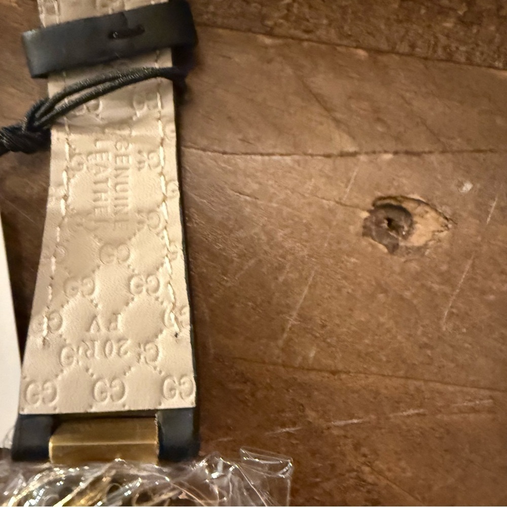 Gucci G Interlocking Black 42MM Dial Leather Strap Watch Latin Grammy Edition - Picture 14 of 15